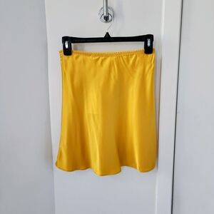 NWT DOEN Giulietta 100% Silk Mini Skirt Size XS Goldenrod
